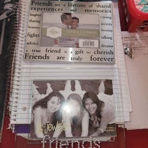 Two friends picture frames